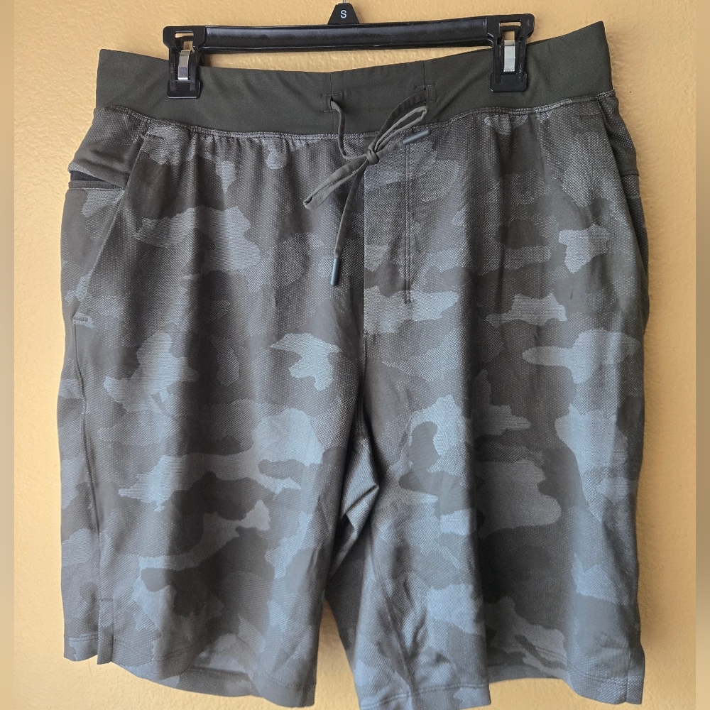 lululemon athletica Men's Camo Athletic Shorts - Gray